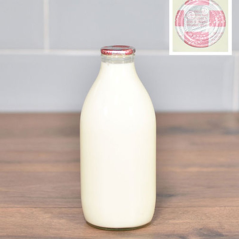 Cotteswold organic semi-skimmed milk, 1-pint glass bottle